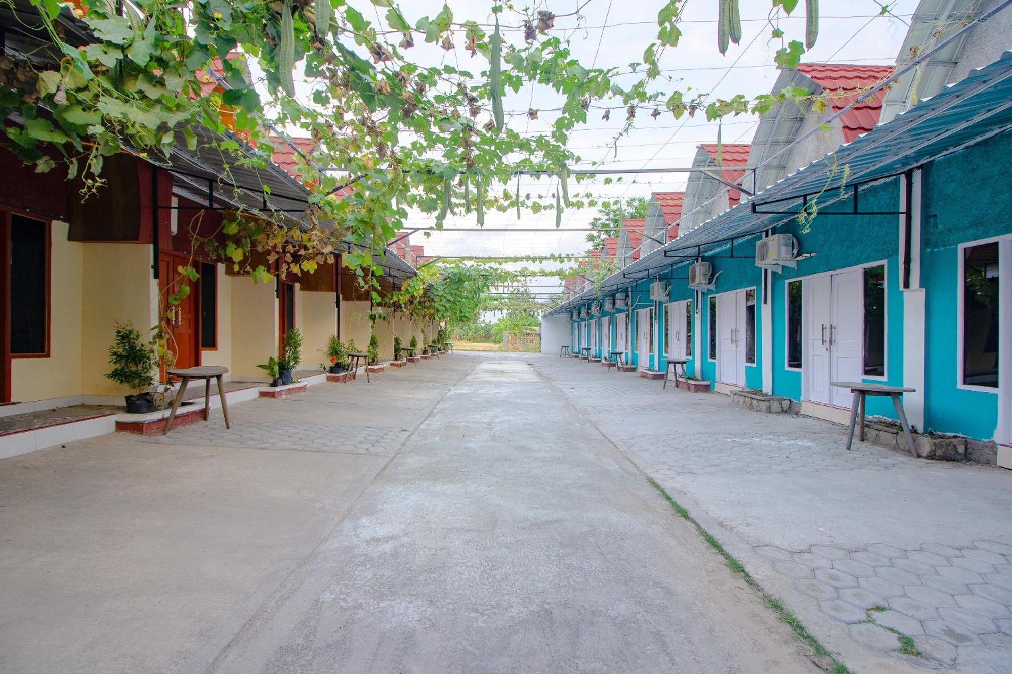 Hotel Oyo Life 1643 Grand Monica Maguwo Exterior foto