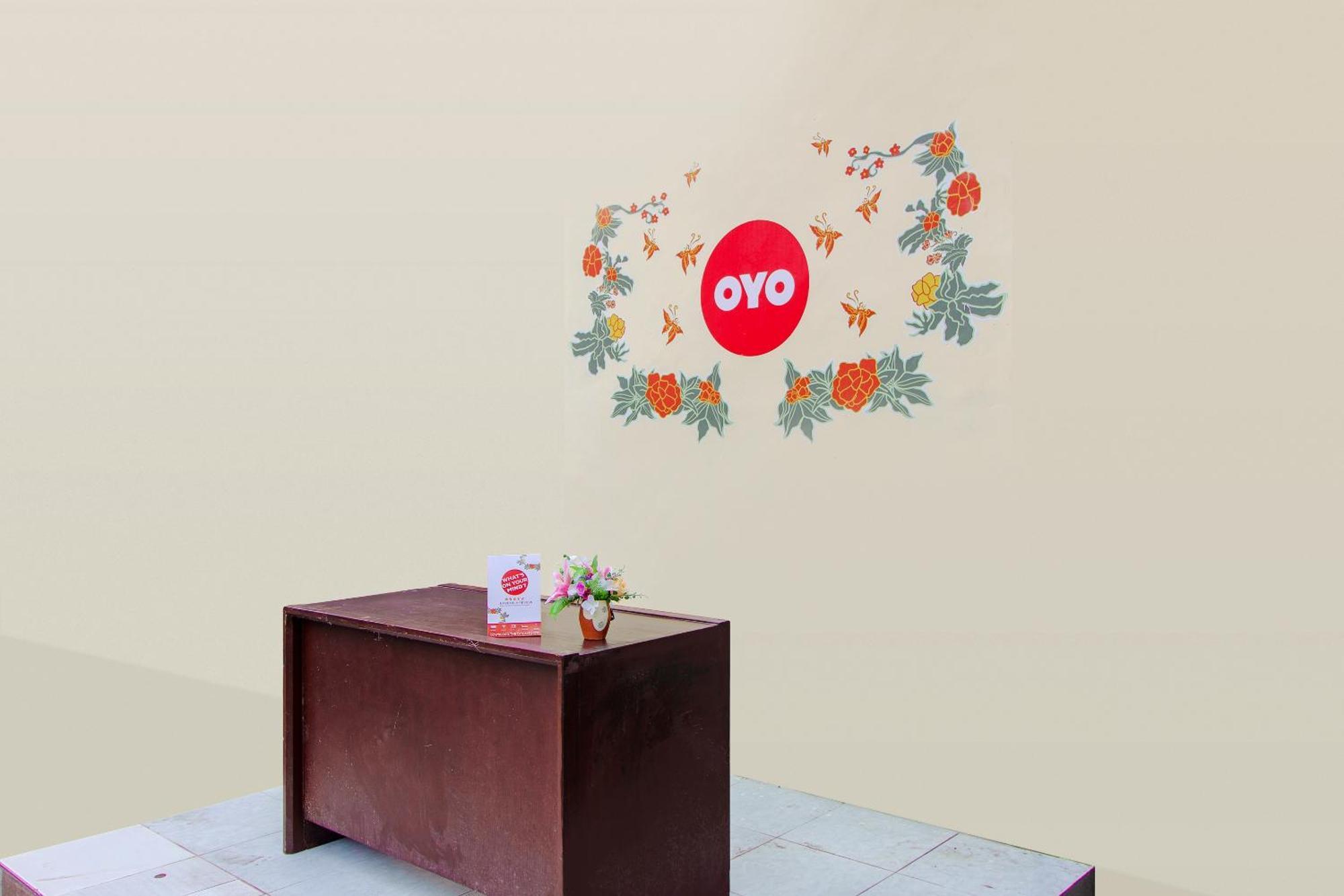 Hotel Oyo Life 1643 Grand Monica Maguwo Exterior foto